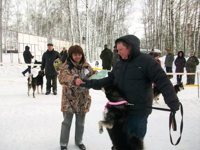 Лана.Получают призы.JPG